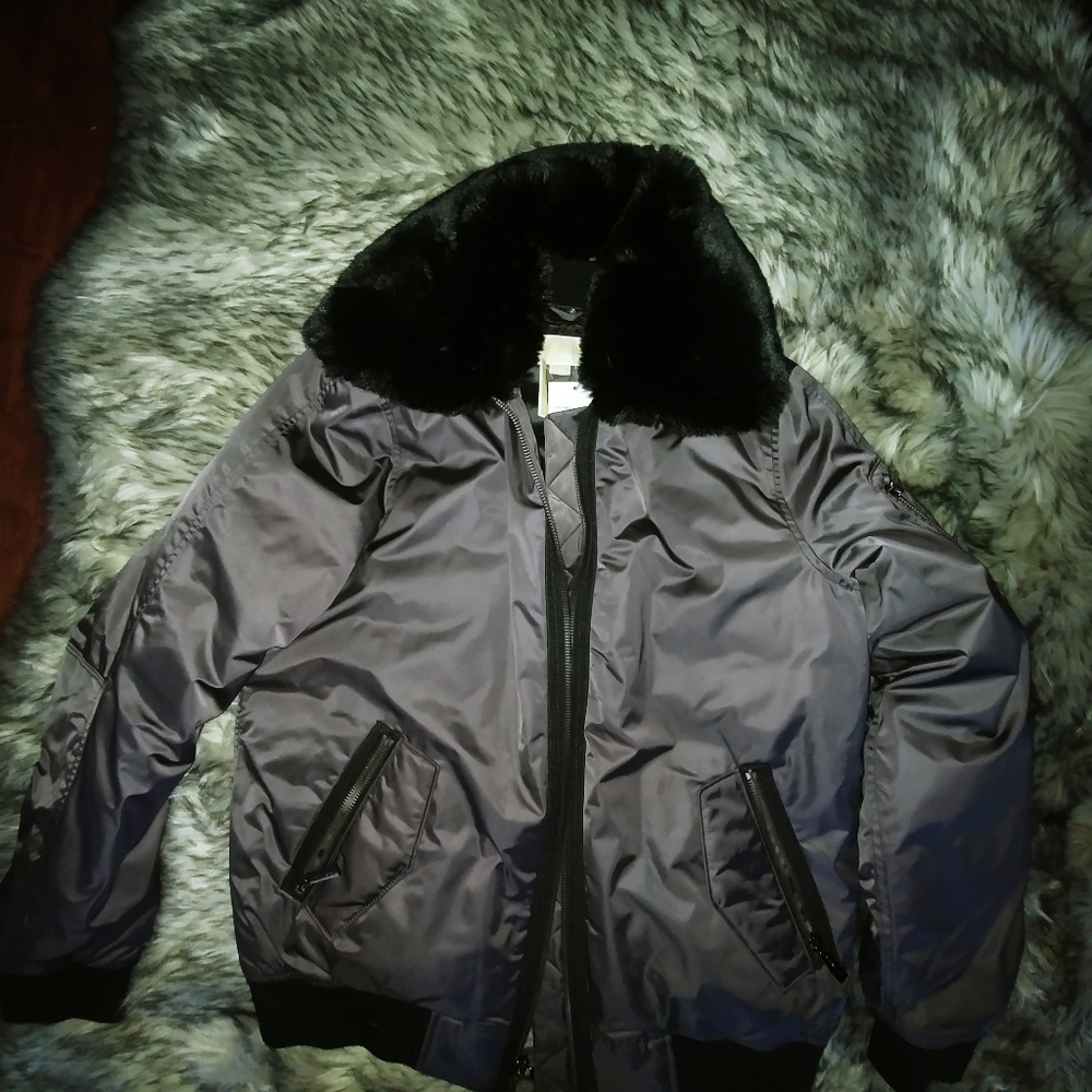 NWT Mkors bomber with removal faux fur